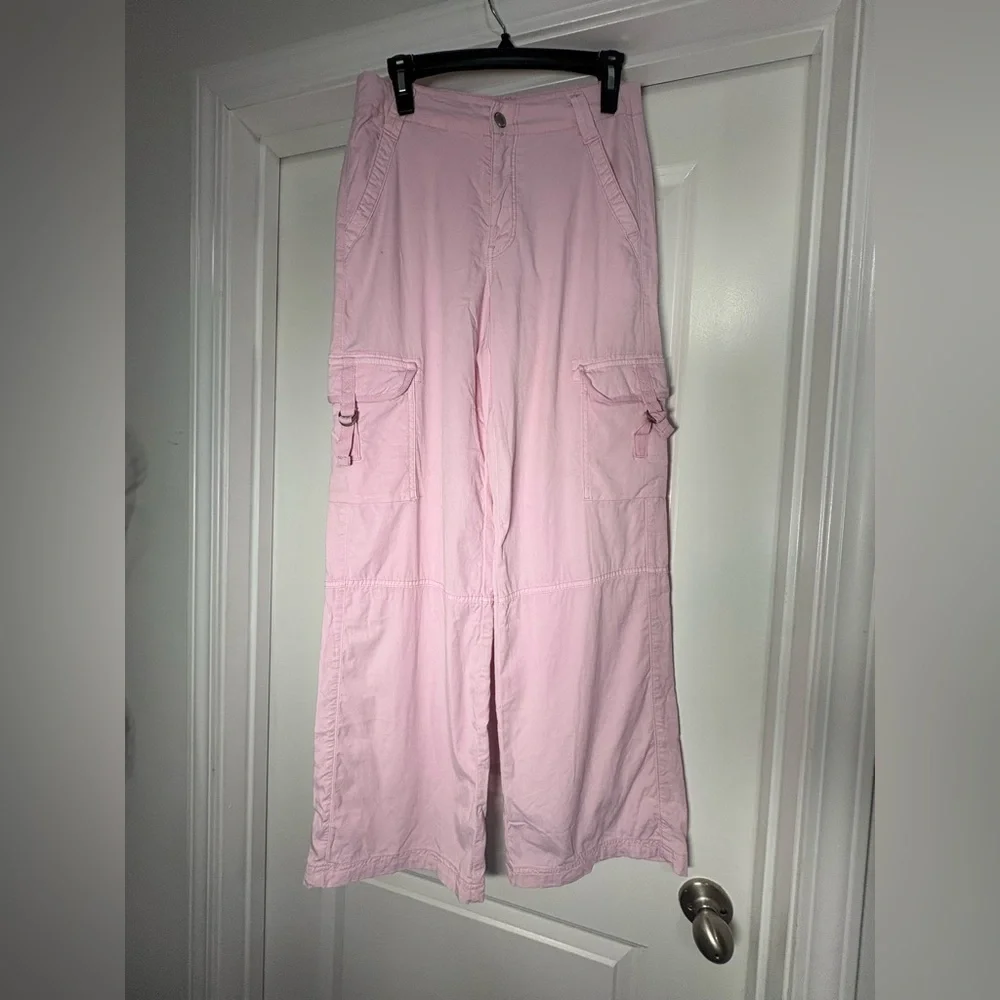 American Eagle Outfitters Light Pink Wide Leg Cargo‎ Pants - Picture 3 of 5